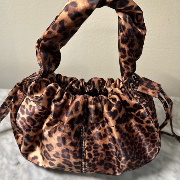 Topshop Giulia Animal Print Handbag - Picture 2 of 6